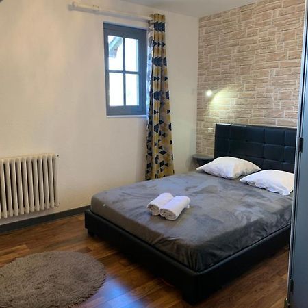 La Taniere De La Bete Bed and Breakfast Saugues Exteriör bild